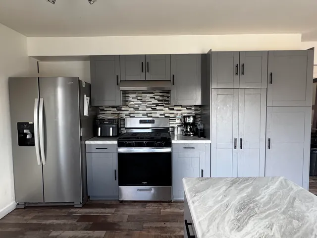 $299,900 | 39825 Wolo Court, Clinton Township, MI 48038