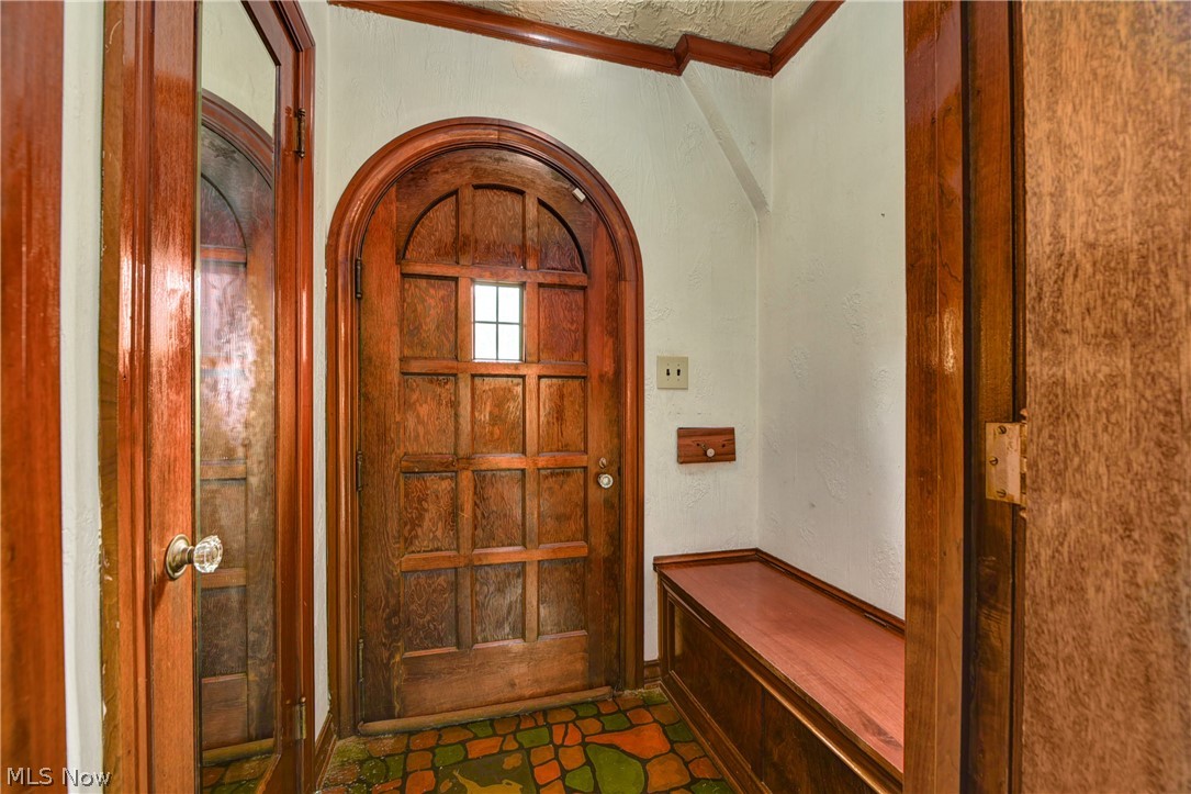 936 Spring Road Cleveland, OH 44109 - Photo 12 of 33 Gallery Image 12