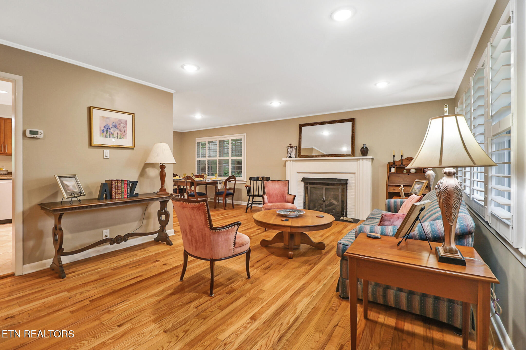 526 Delaware Avenue Oak Ridge, TN 37830 - Photo 4 of 41 n44a8997-n44a9001