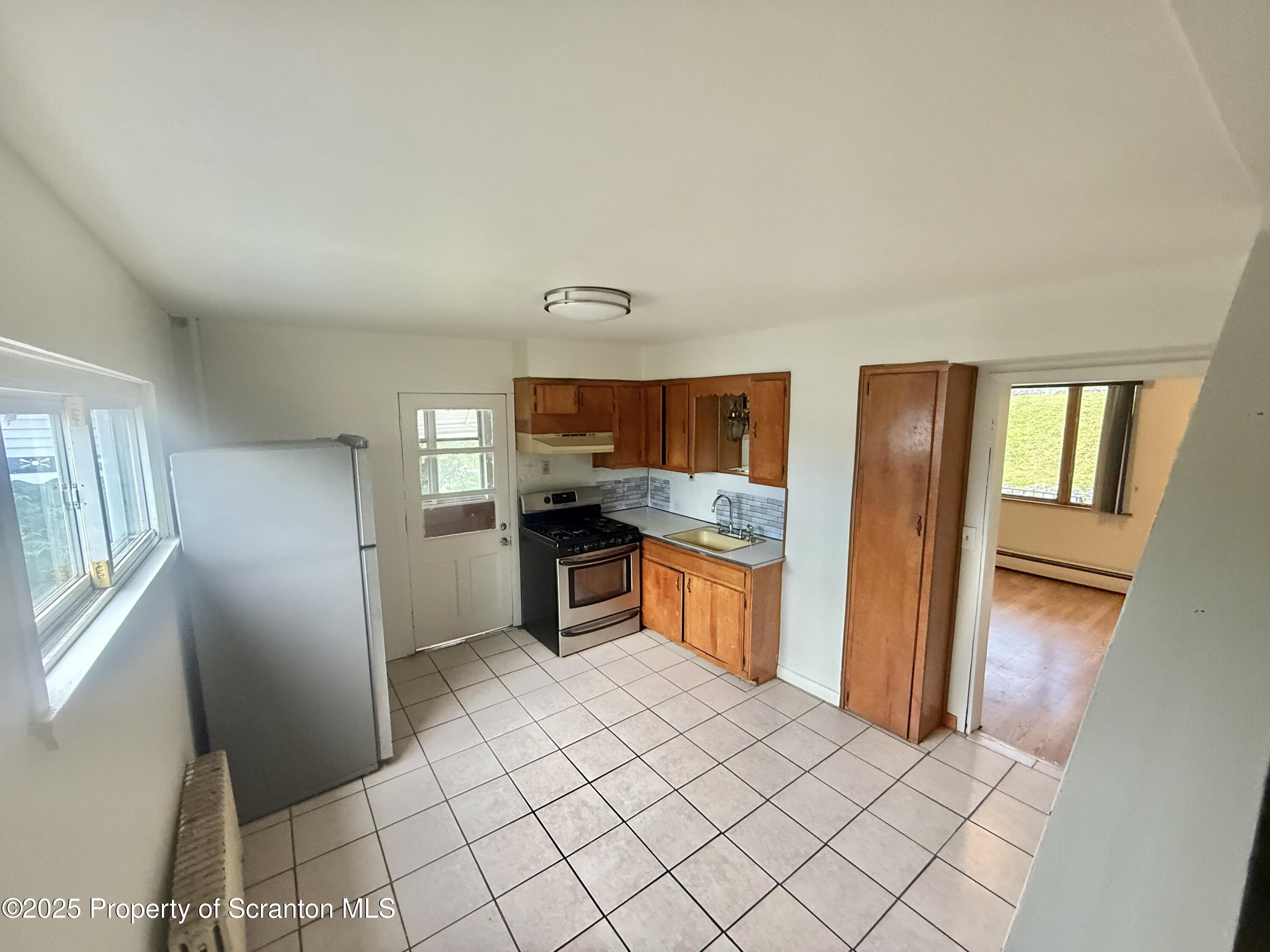 1132 Providence Road Scranton, PA 18508 - Photo 4 of 9 Kitchen