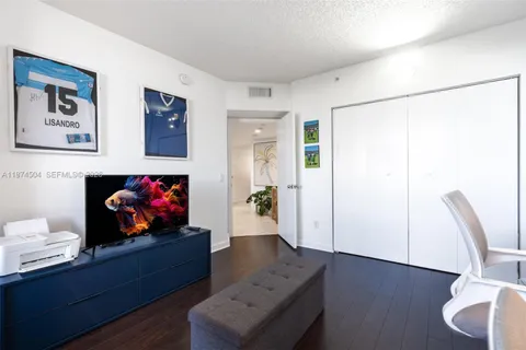 $755,000 | 21055 Yacht Club Drive, Unit 605, Aventura, FL 33180