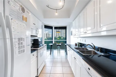 $755,000 | 21055 Yacht Club Drive, Unit 605, Aventura, FL 33180