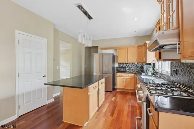 $1,259,900 | 6 Mt Horeb Road, Warren, NJ 07059