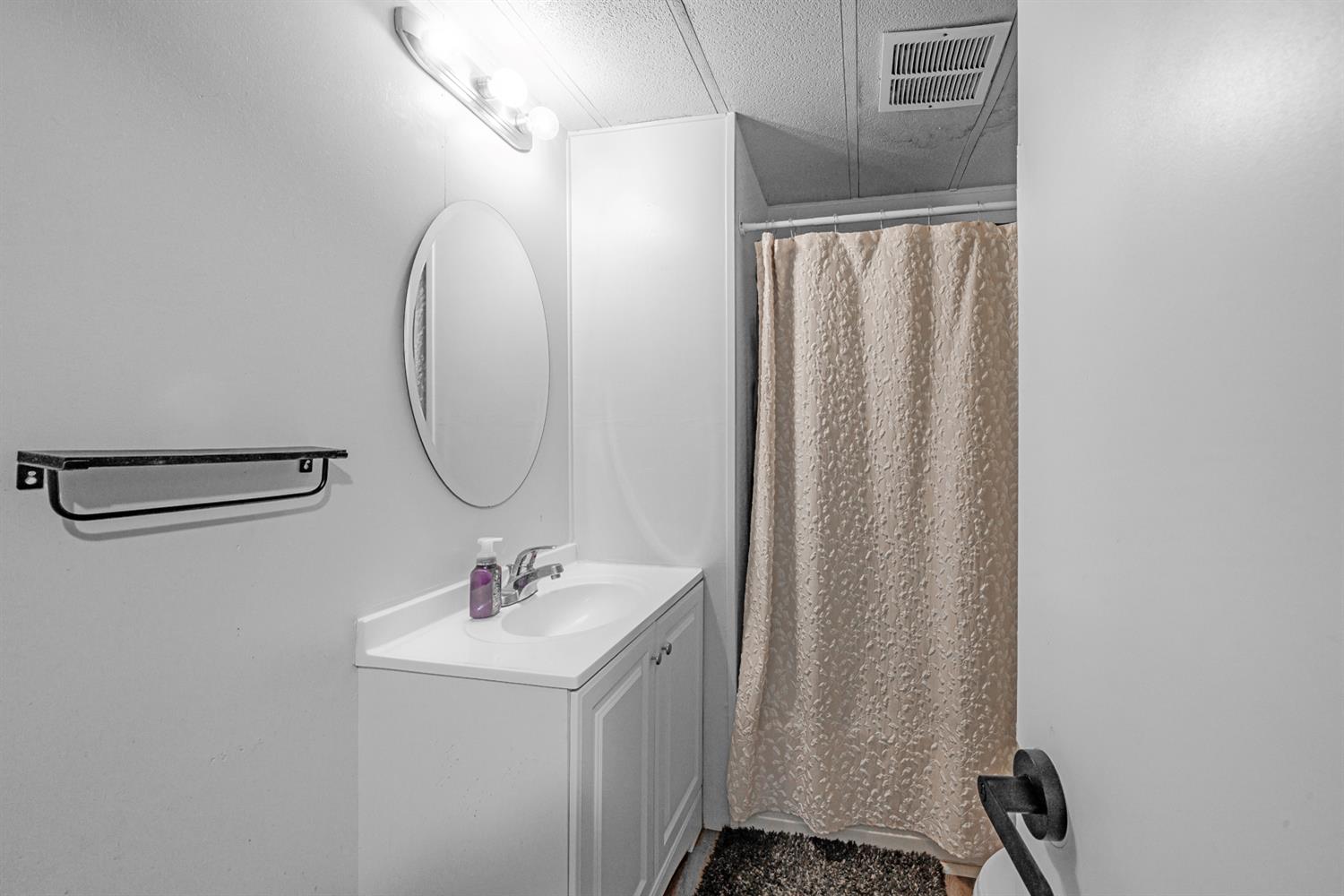 5665 South Chestnut Avenue Fresno, CA 93725 - Photo 19 of 24