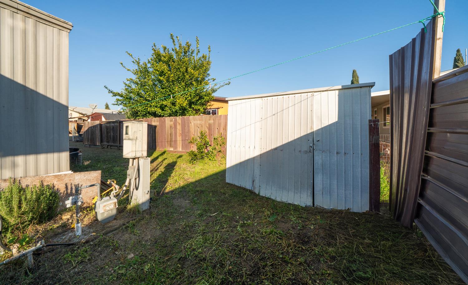 5665 South Chestnut Avenue Fresno, CA 93725 - Photo 9 of 24