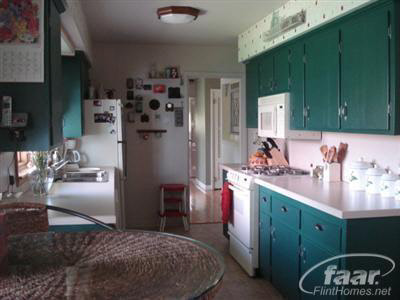 6401 Flushing Road Flushing, MI 48433 - Photo 4 of 17 20252571-3.JPG