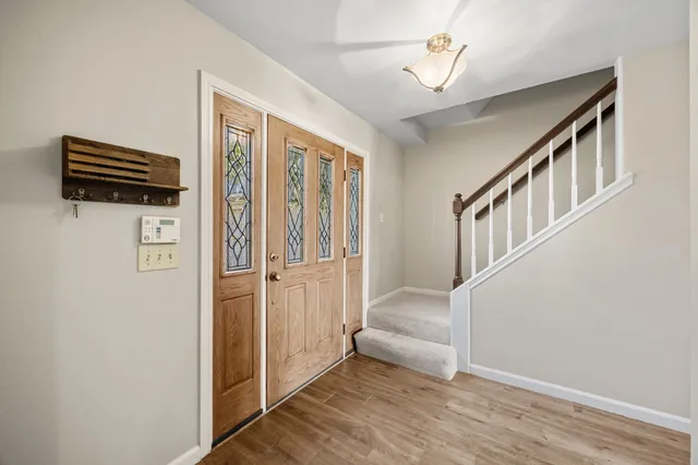 a view of an entryway with workspace