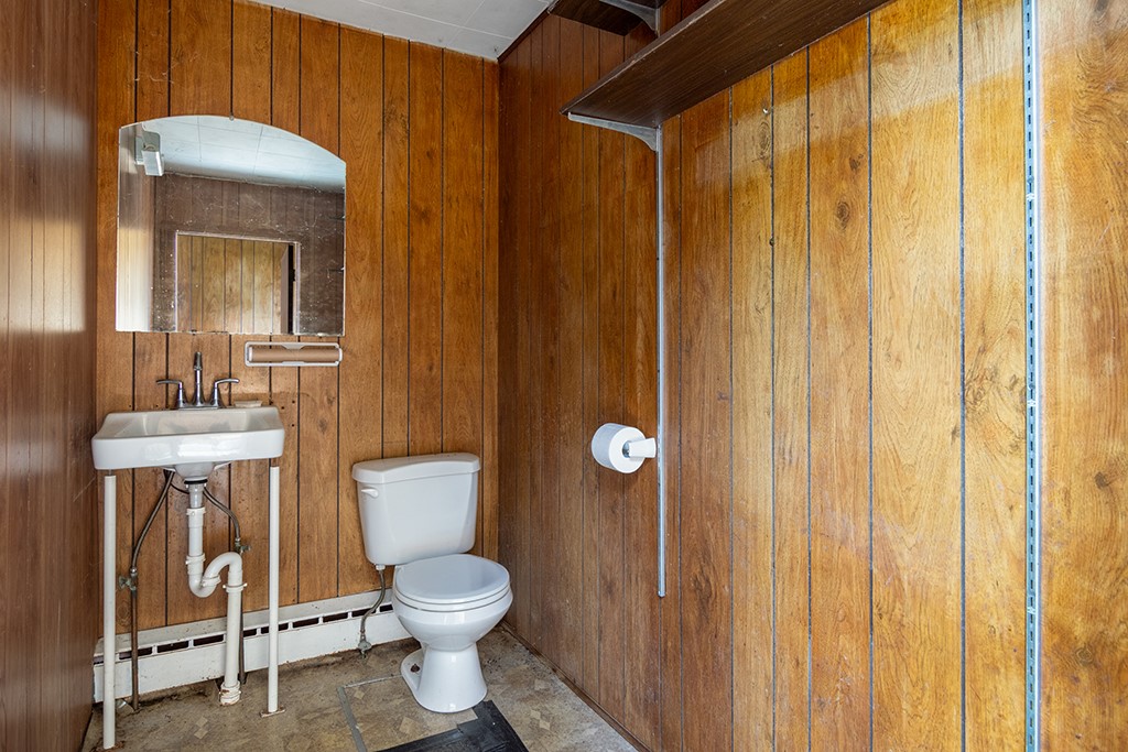 385 Ten Rod Road North Kingstown, RI 02852 - Photo 32 of 36 Bath in "barber shop"