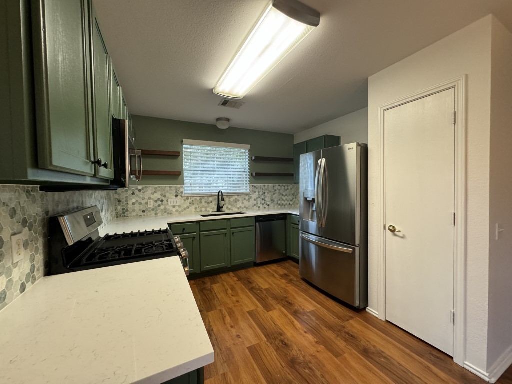 12516 Briarcreek Loop Manor, TX 78653 - Photo 12 of 40