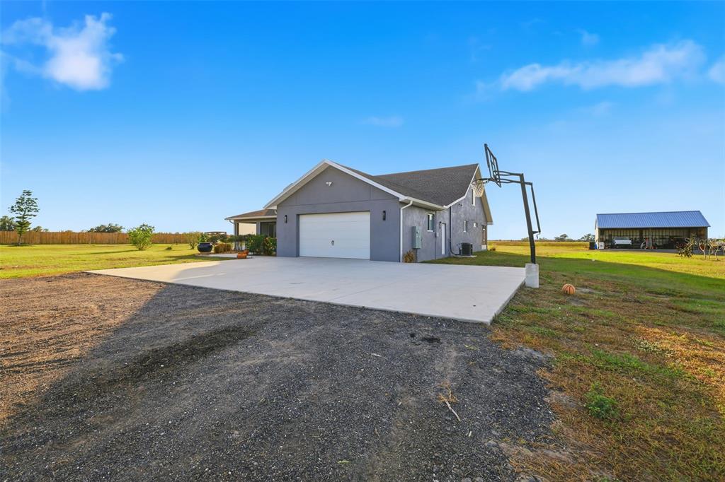 17165 Lake Iola Road Dade City, FL 33523 - Photo 18 of 91