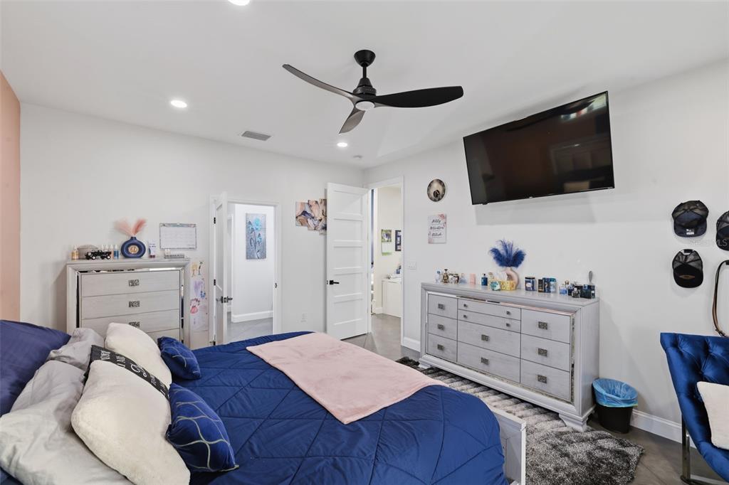 17165 Lake Iola Road Dade City, FL 33523 - Photo 42 of 91