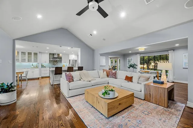 $1,350,000 | 7612 Maplecrest Drive, Dallas, TX 75254