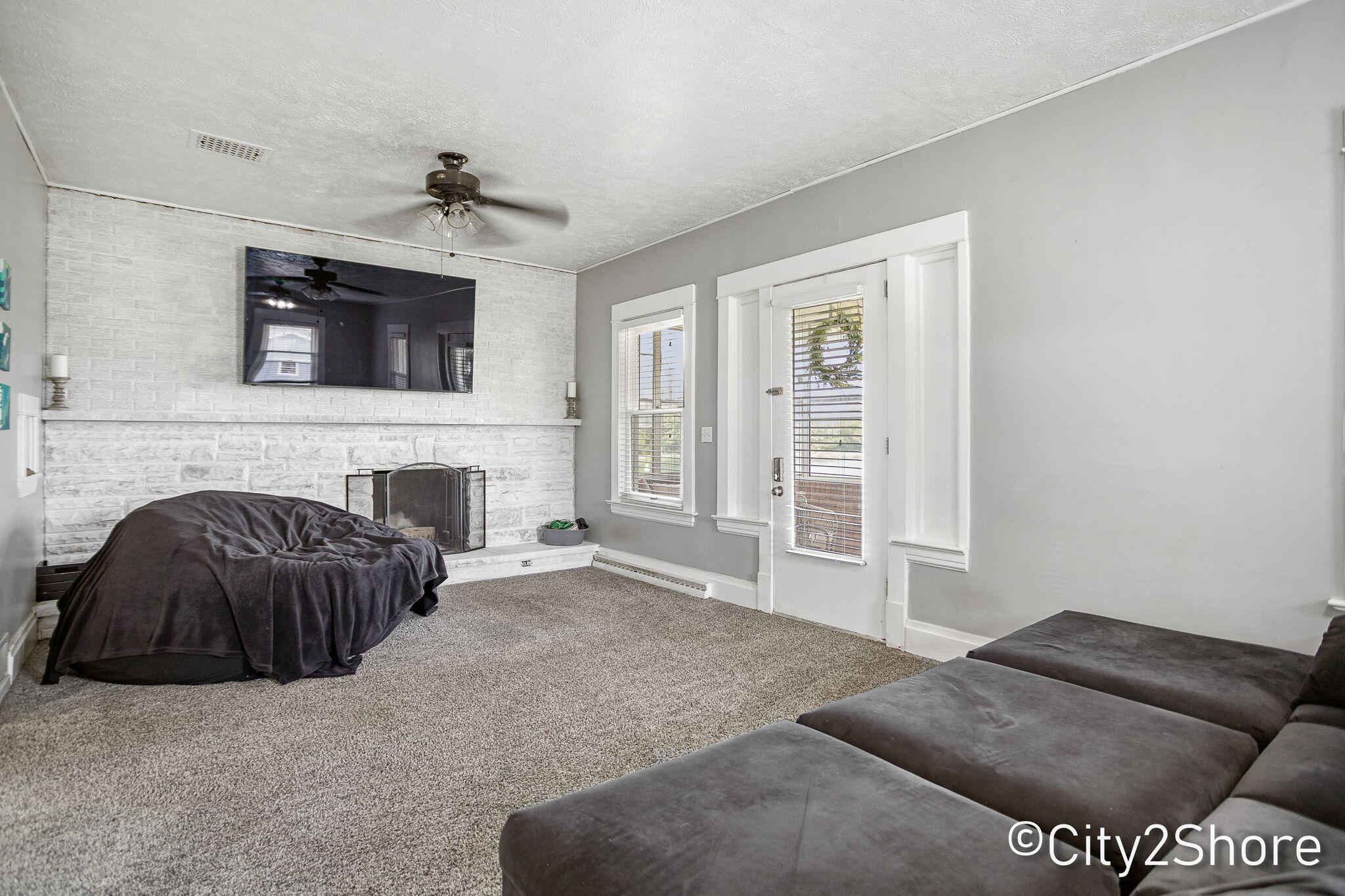 2235 Roys Avenue Southwest Wyoming, MI 49519 - Photo 7 of 81 Living Room