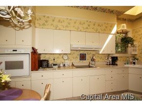 45 Oak Lane Springfield, IL 62712 - Photo 8 of 20 Gallery Image 8