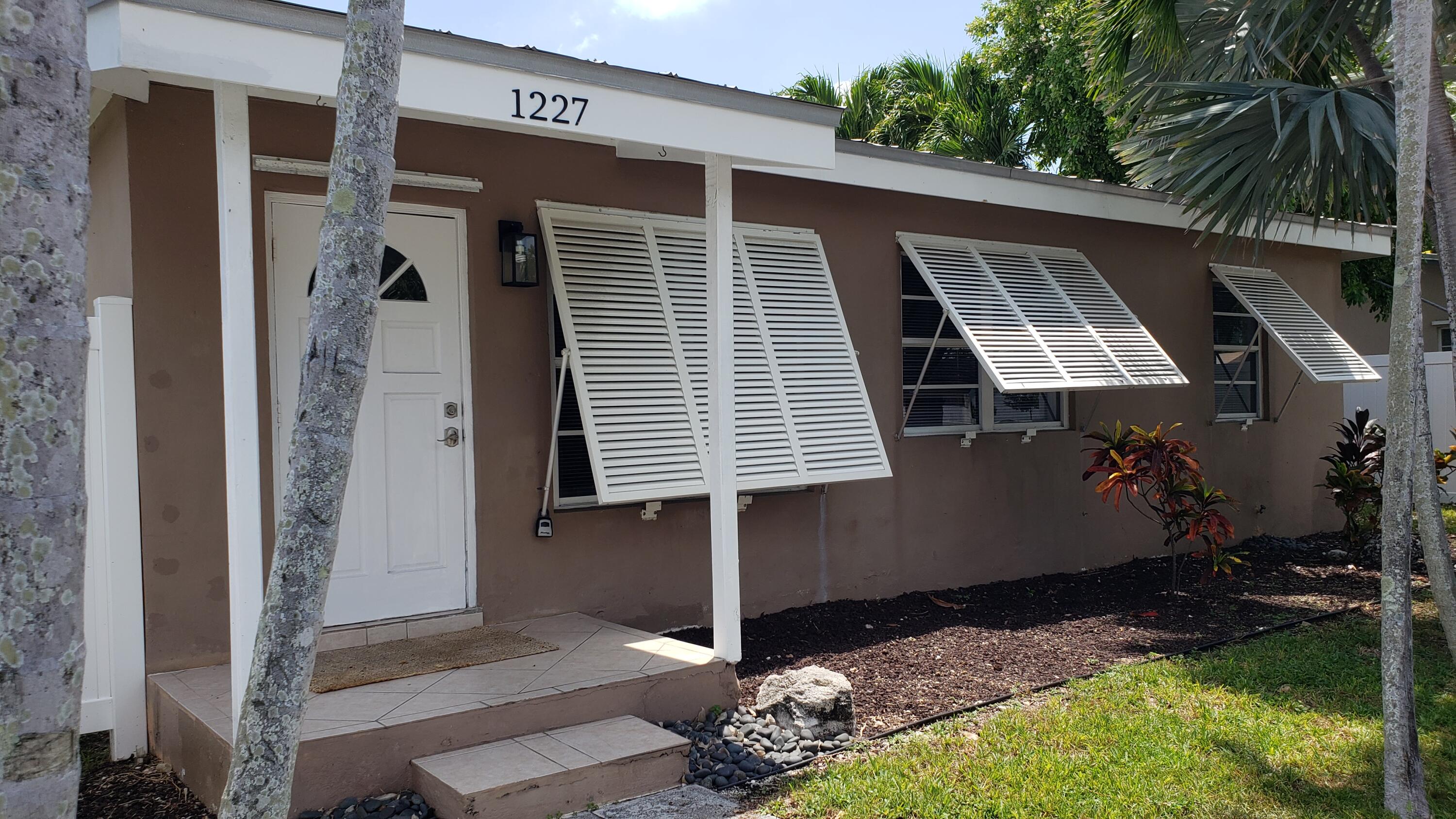 1227 20th Key Key West, FL 33040 - Photo 2 of 28 20230813_123441
