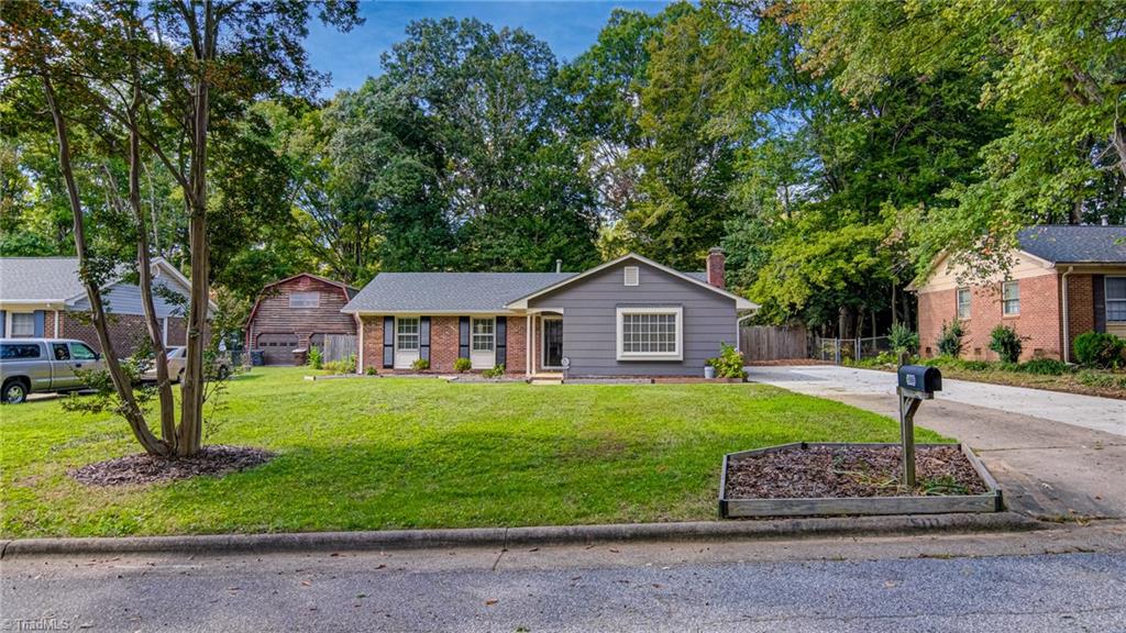 5111 Cheviot Road Greensboro, NC 27455 - Photo 4 of 31