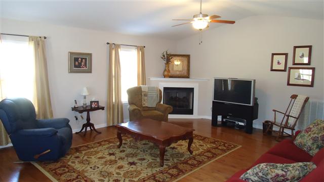 305 Friendship Road Seneca, SC 29678 - Photo 2 of 17 Gallery Image 2