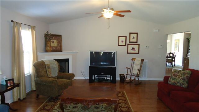 305 Friendship Road Seneca, SC 29678 - Photo 3 of 17 Gallery Image 3