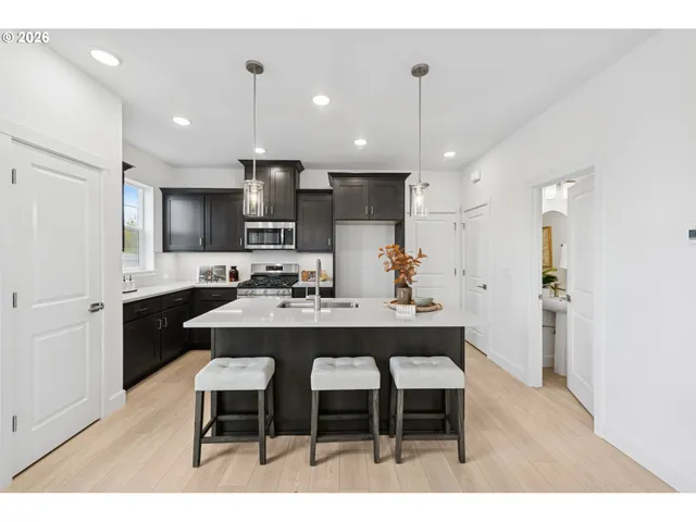 $499,990 | 8660 Southeast Crescent Drive, Hillsboro, OR 97123