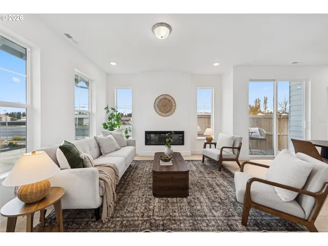 $499,990 | 8660 Southeast Crescent Drive, Hillsboro, OR 97123