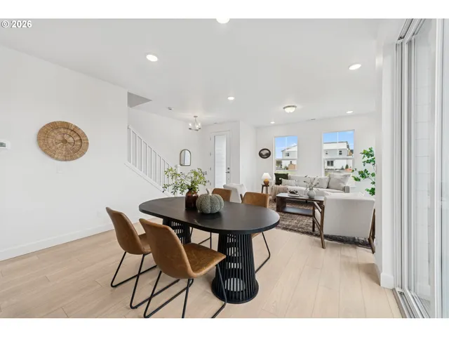 $499,990 | 8660 Southeast Crescent Drive, Hillsboro, OR 97123