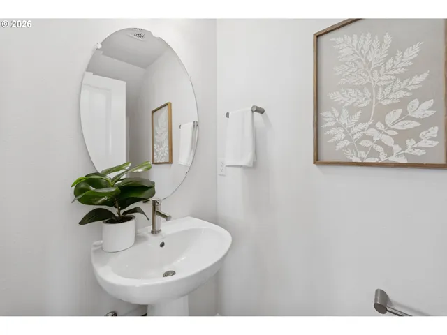 $499,990 | 8660 Southeast Crescent Drive, Hillsboro, OR 97123