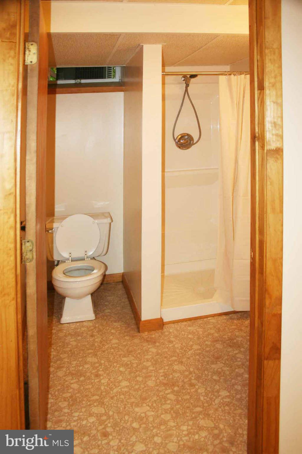 1434 Washington Road Westminster, MD 21157 - Photo 20 of 30 Bath