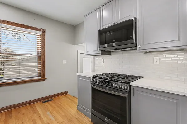 $389,900 | 11231 South Worth Avenue, Worth, IL 60482