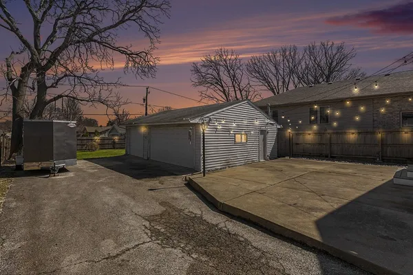 $389,900 | 11231 South Worth Avenue, Worth, IL 60482