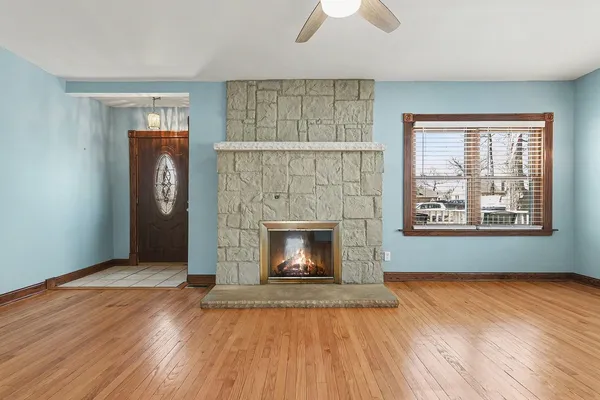$389,900 | 11231 South Worth Avenue, Worth, IL 60482
