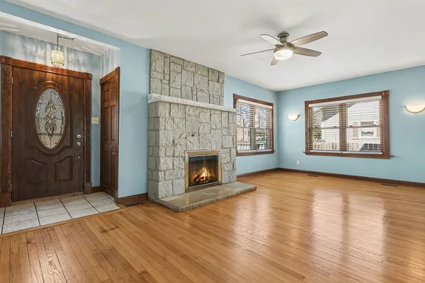 $389,900 | 11231 South Worth Avenue, Worth, IL 60482