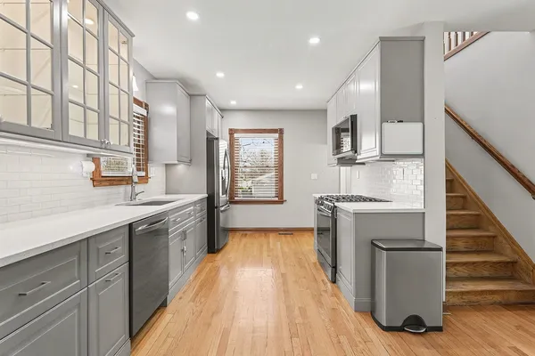 $389,900 | 11231 South Worth Avenue, Worth, IL 60482