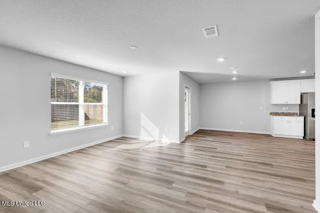 $1,975 | 17925 Tingle Drive, Gulfport, MS 39503