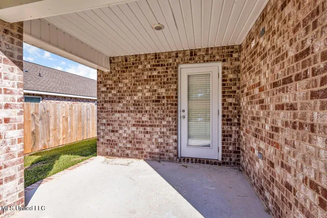 $1,975 | 17925 Tingle Drive, Gulfport, MS 39503