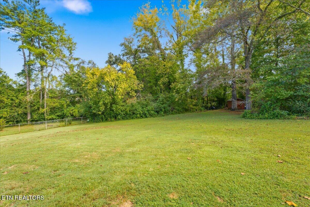 115 Pratt Lane Oak Ridge, TN 37830 - Photo 27 of 32 28-Exterior