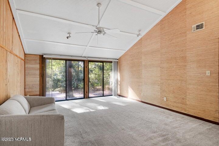 409 Friendly Road Morehead City, NC 28557 - Photo 25 of 40 !st Living area