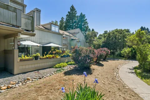 $695,000 | 242 Sandpiper Court, Novato, CA 94949