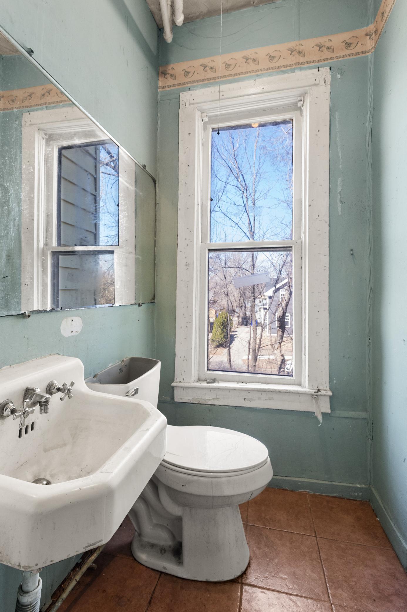 345 Maple Street St. Paul, MN 55106 - Photo 12 of 32