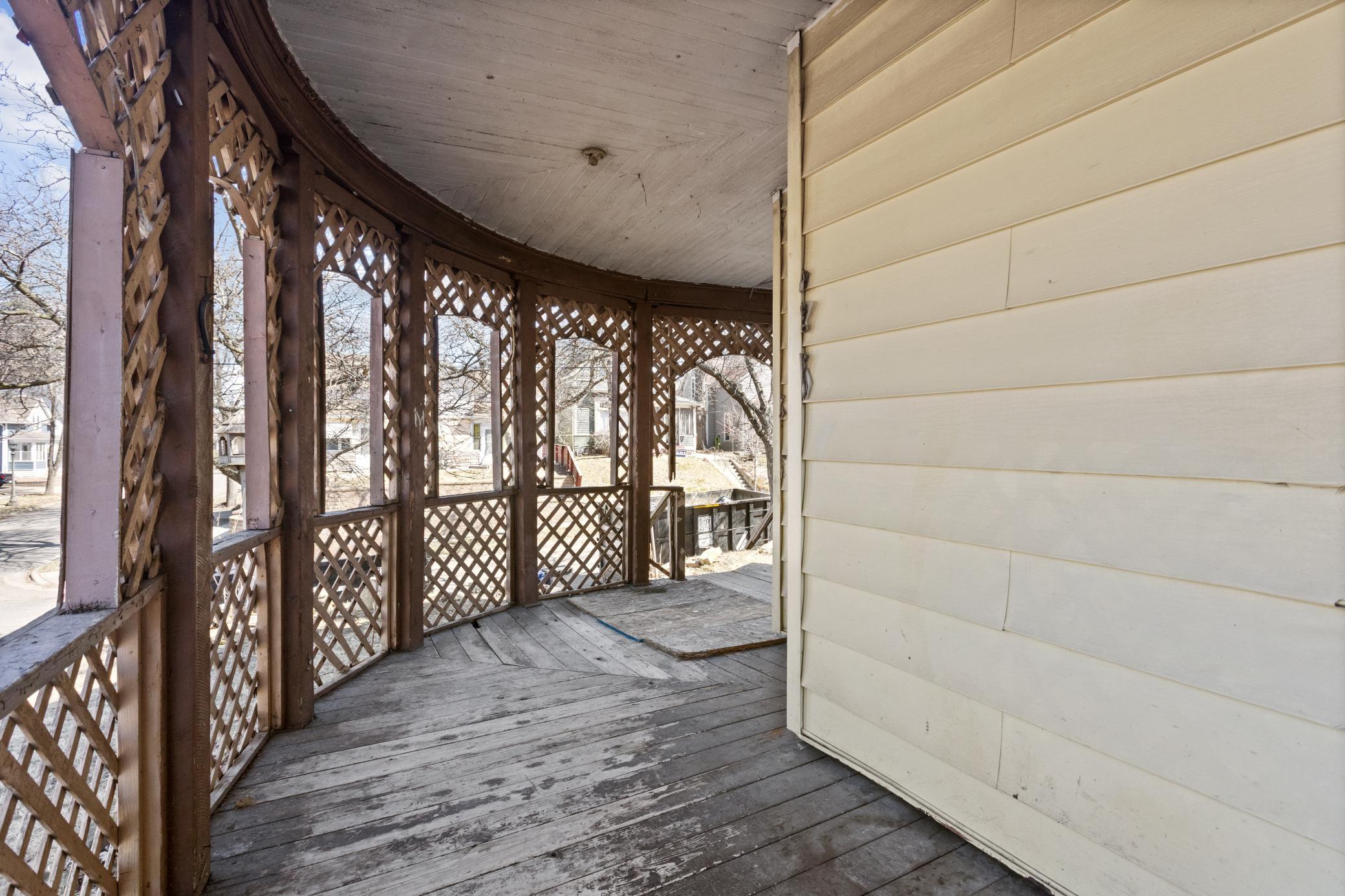 345 Maple Street St. Paul, MN 55106 - Photo 2 of 32