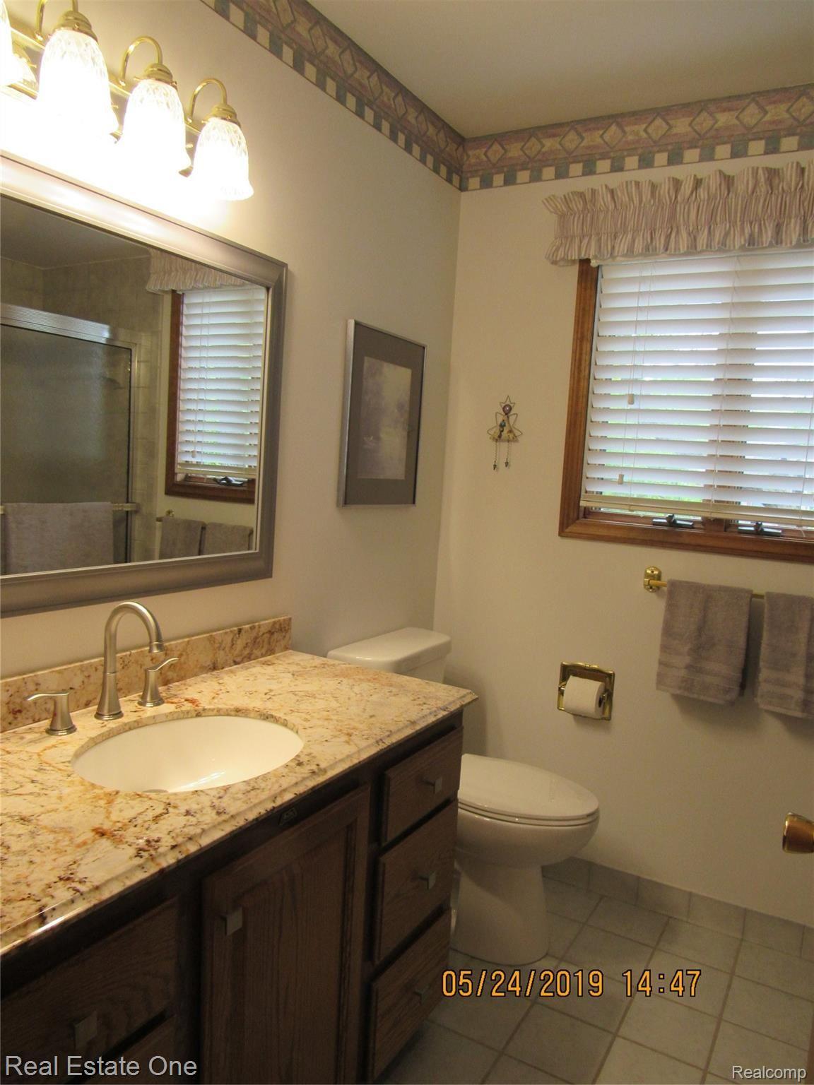 384 Nakomis Road Lake Orion, MI 48362 - Photo 46 of 77 Bathroom #2