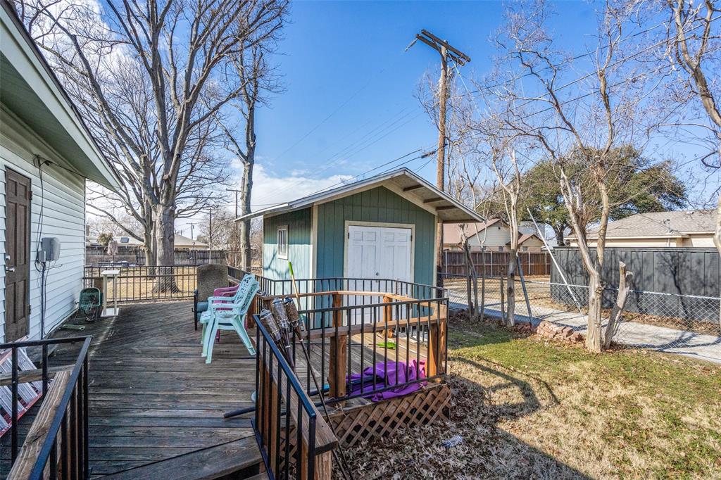 813 19th Street Plano, TX 75074 - Photo 11 of 12 a view of outdoor space yard and deck