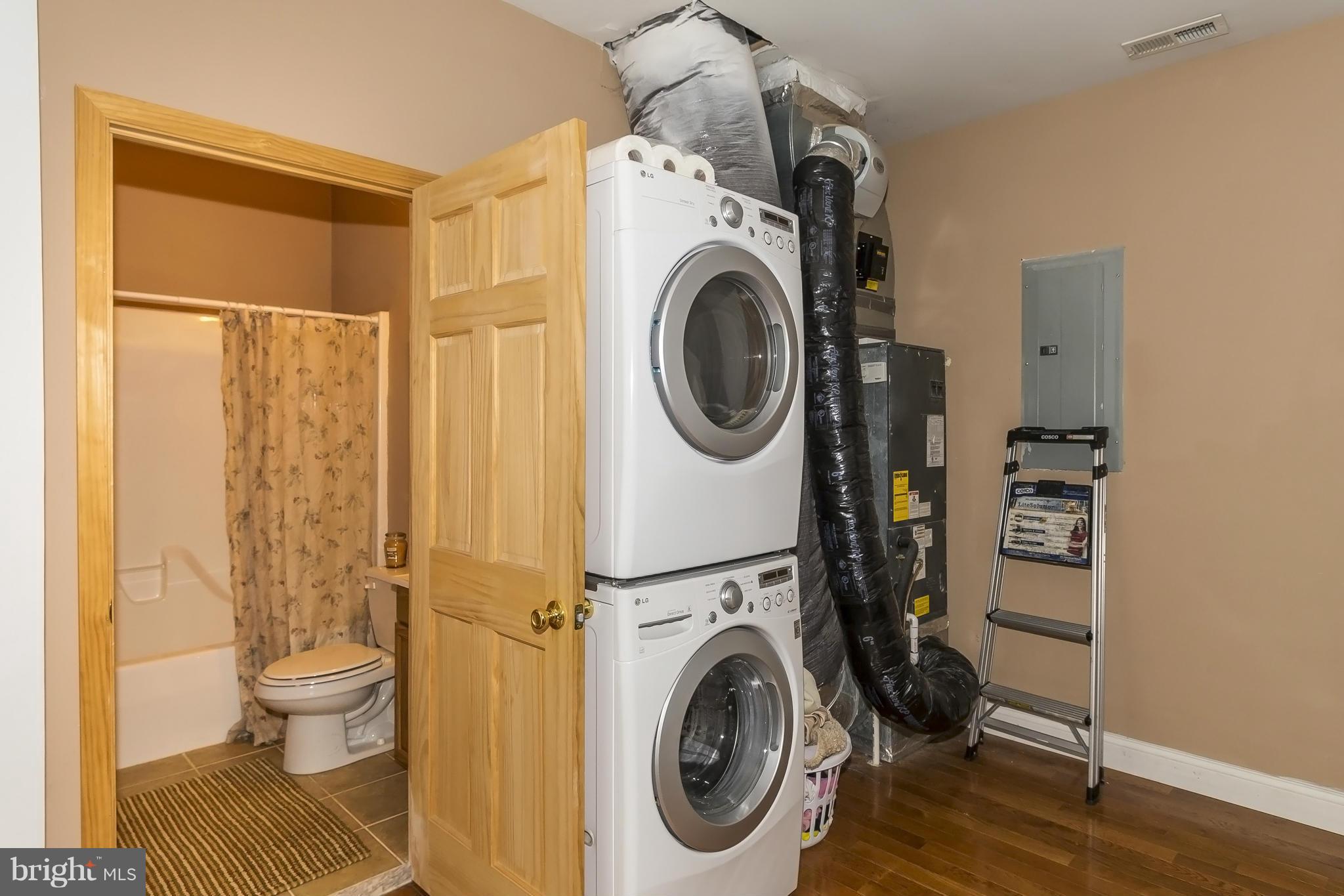 1628 Midland Road Edgewater, MD 21037 - Photo 11 of 22 Interior (General)
