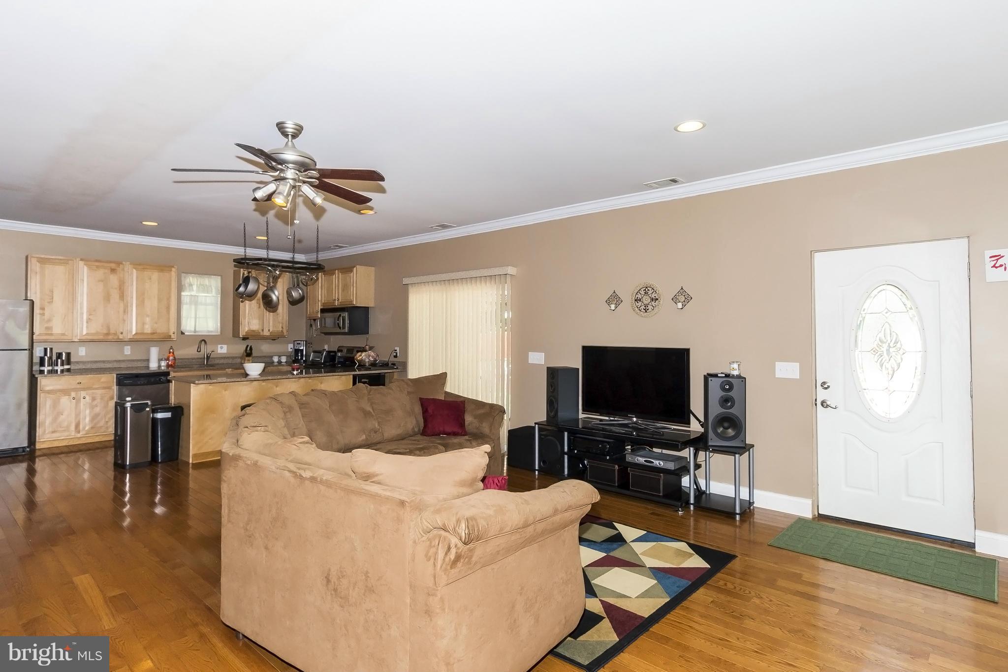 1628 Midland Road Edgewater, MD 21037 - Photo 5 of 22 Interior (General)