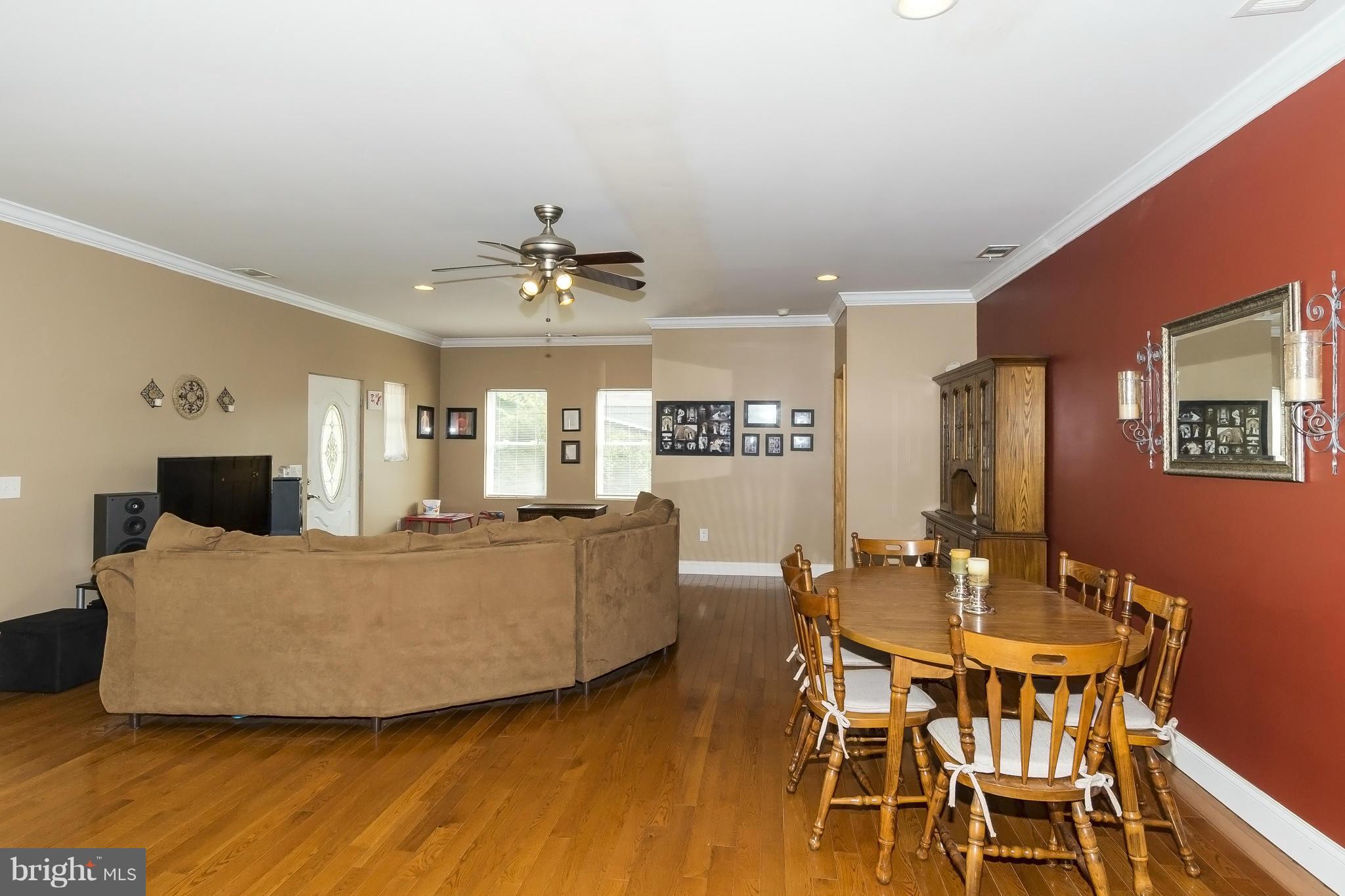 1628 Midland Road Edgewater, MD 21037 - Photo 7 of 22 Living Room