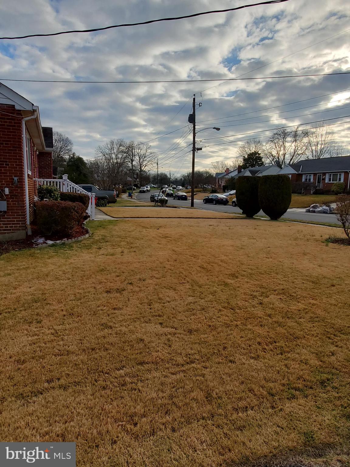 6015 Brunswick Street Springfield, VA 22150 - Photo 11 of 17 front lawn