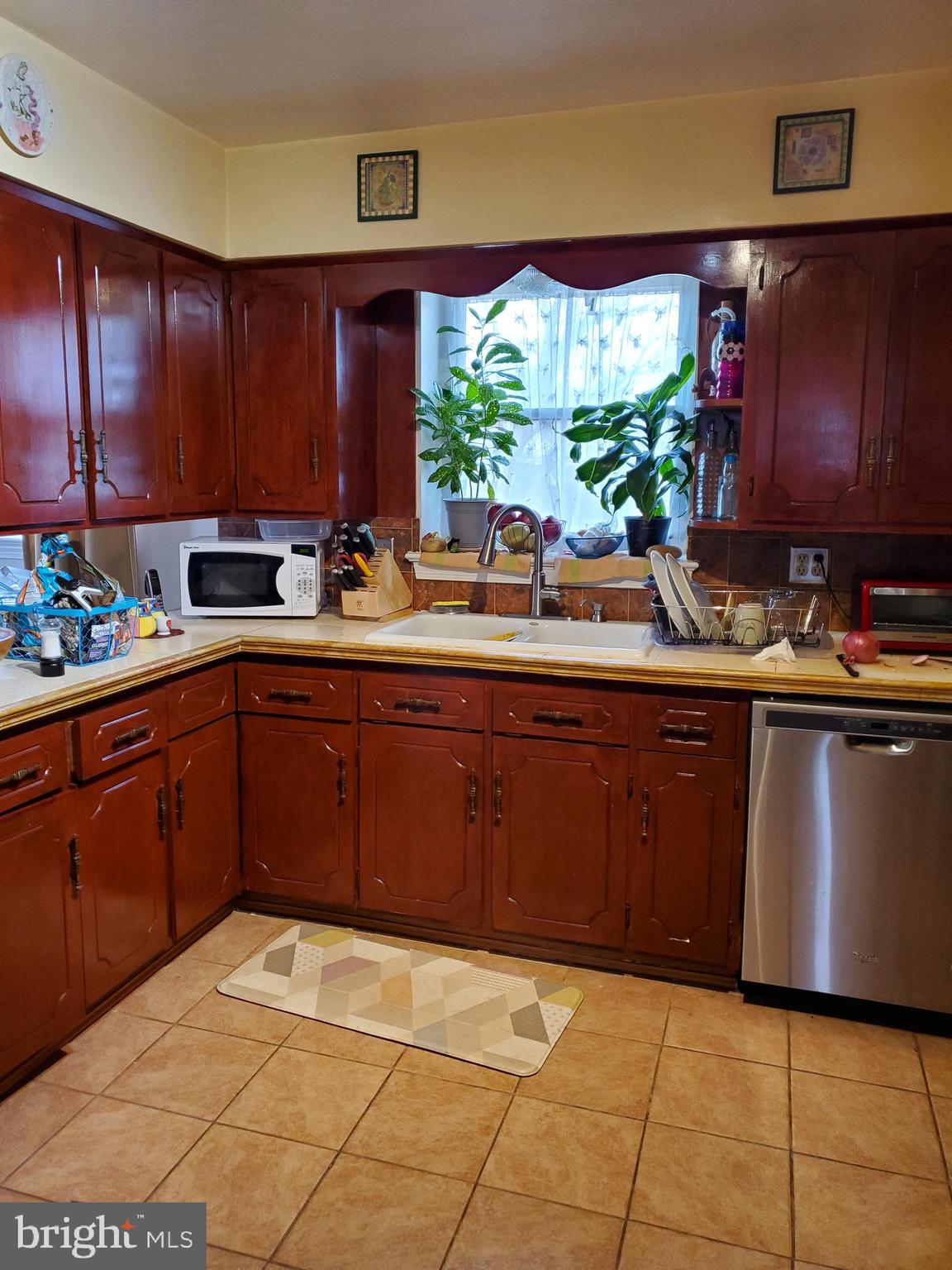 6015 Brunswick Street Springfield, VA 22150 - Photo 10 of 17 kitchen