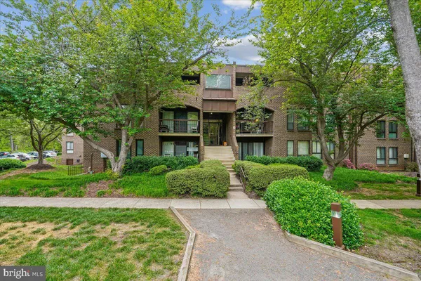 $209,999 | 11256 Chestnut Grove Square, Unit 23, Reston, VA 20190