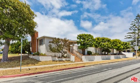 $1,275,000 | 4821 West 63rd Street, Los Angeles, CA 90056