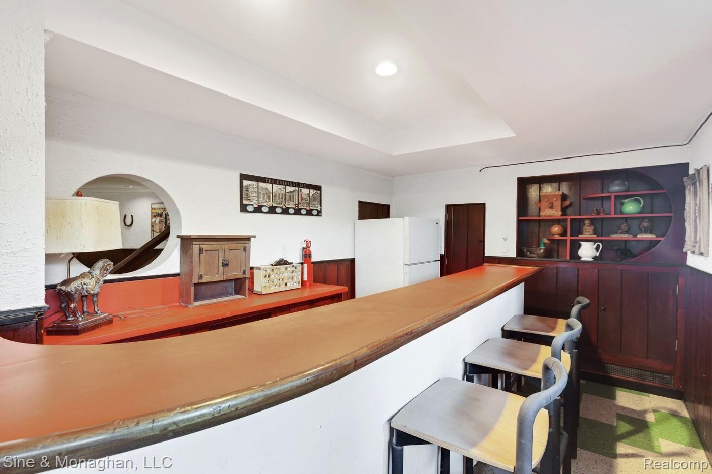 10 Provencal Road Grosse Pointe, MI 48236 - Photo 72 of 94 10-provencal-bar.jpg