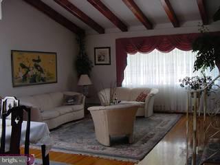 927 Ashton Road Bensalem, PA 19020 - Photo 2 of 6 Gallery Image 2